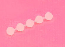 Load image into Gallery viewer, Zappu Chain Cushion
